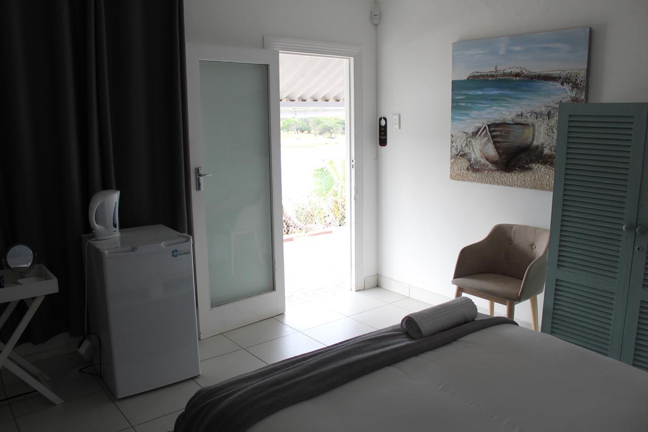 Blue'S Guest House - East London Bonza Bay Eksteriør bilde
