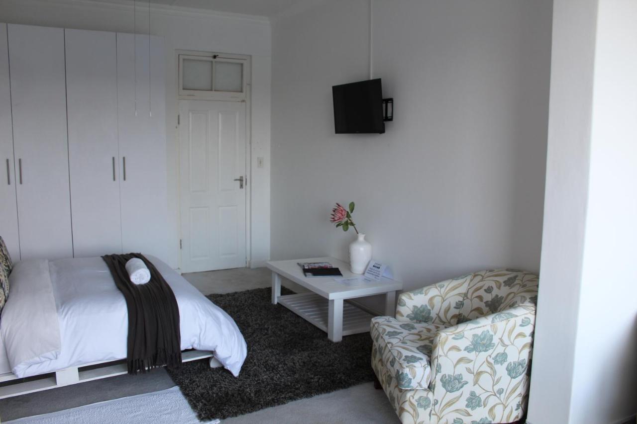 Blue'S Guest House - East London Bonza Bay Eksteriør bilde