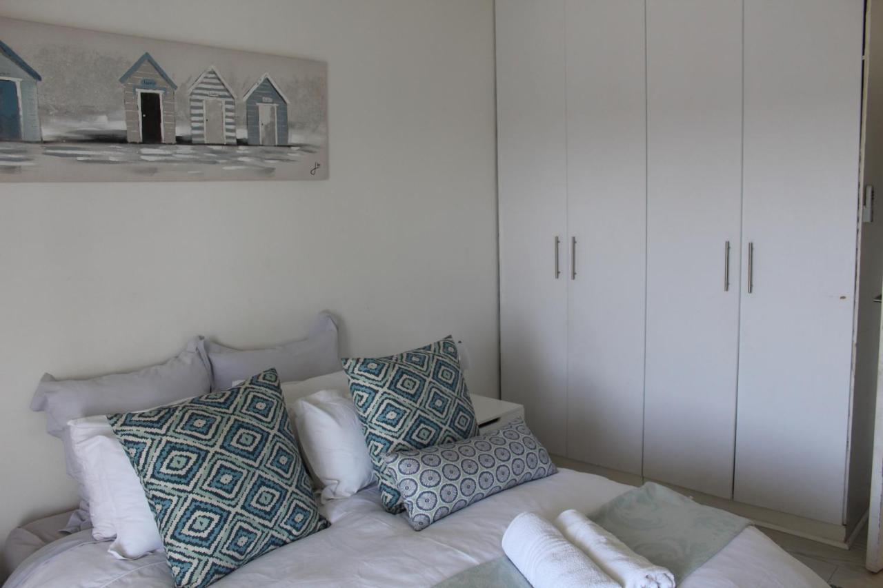 Blue'S Guest House - East London Bonza Bay Eksteriør bilde